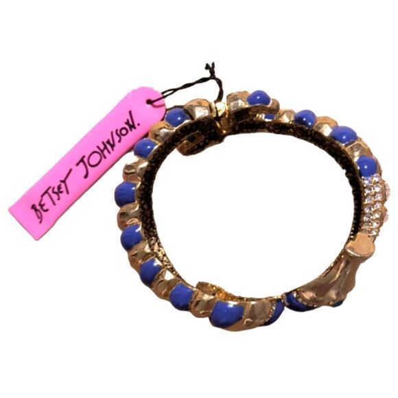 Betsey Johnson Seahorse Clasp Bracelet - Picture 2 of 3